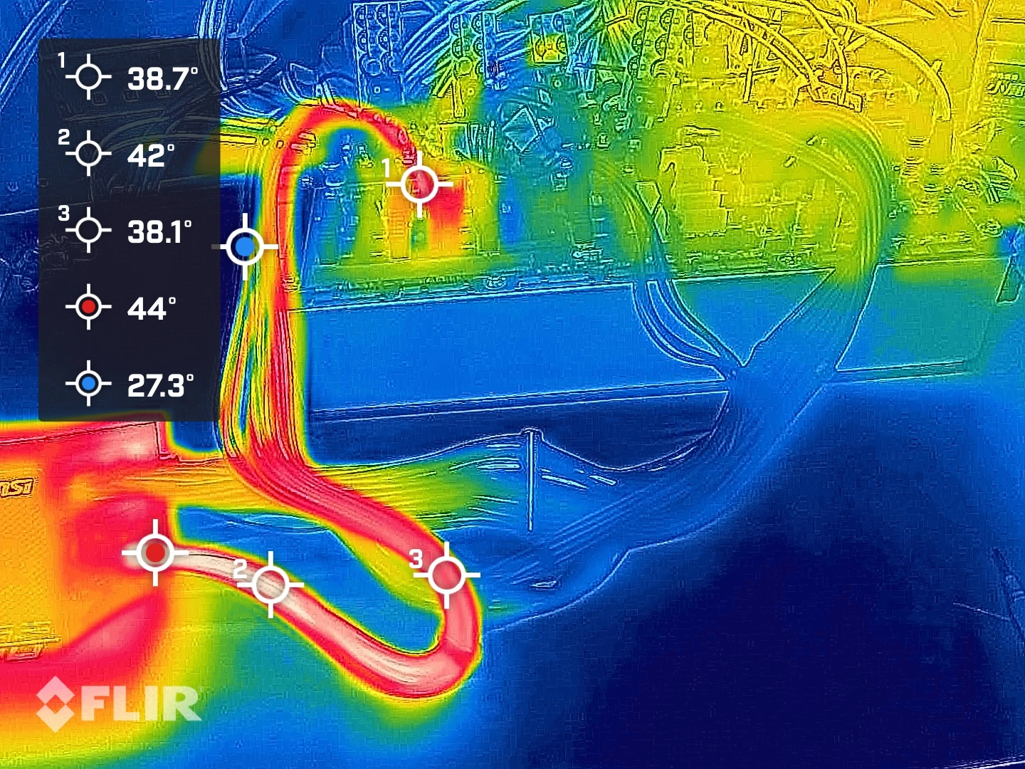 12V-2x6线材整体热成像图