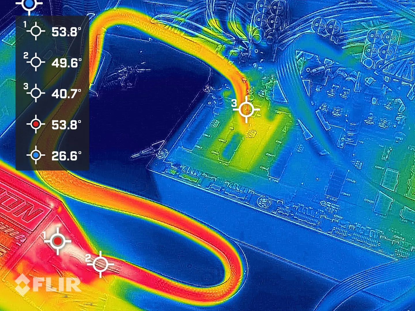 12V-2x6线材整体热成像图