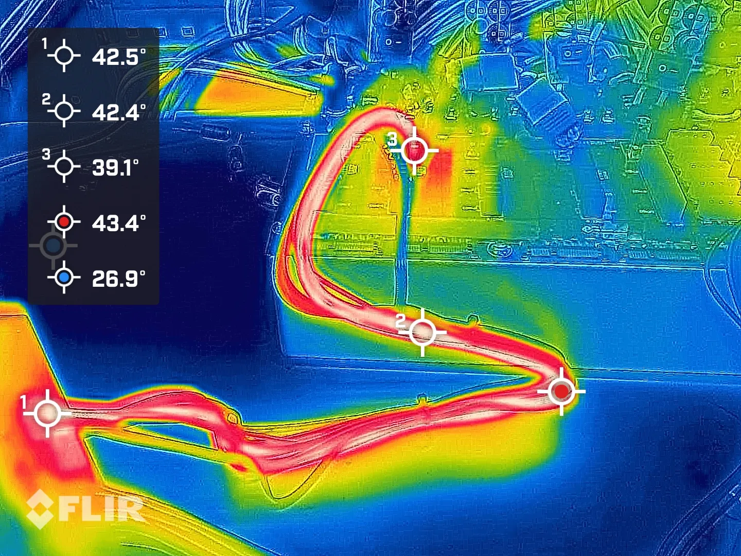 12V-2x6线材整体热成像图